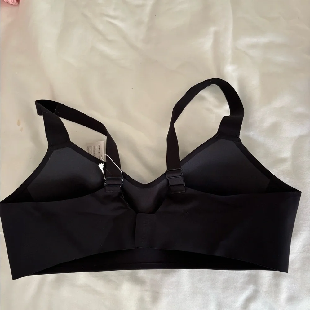 lululemon athletica Women's Black Seamless Wireless Bra 36C